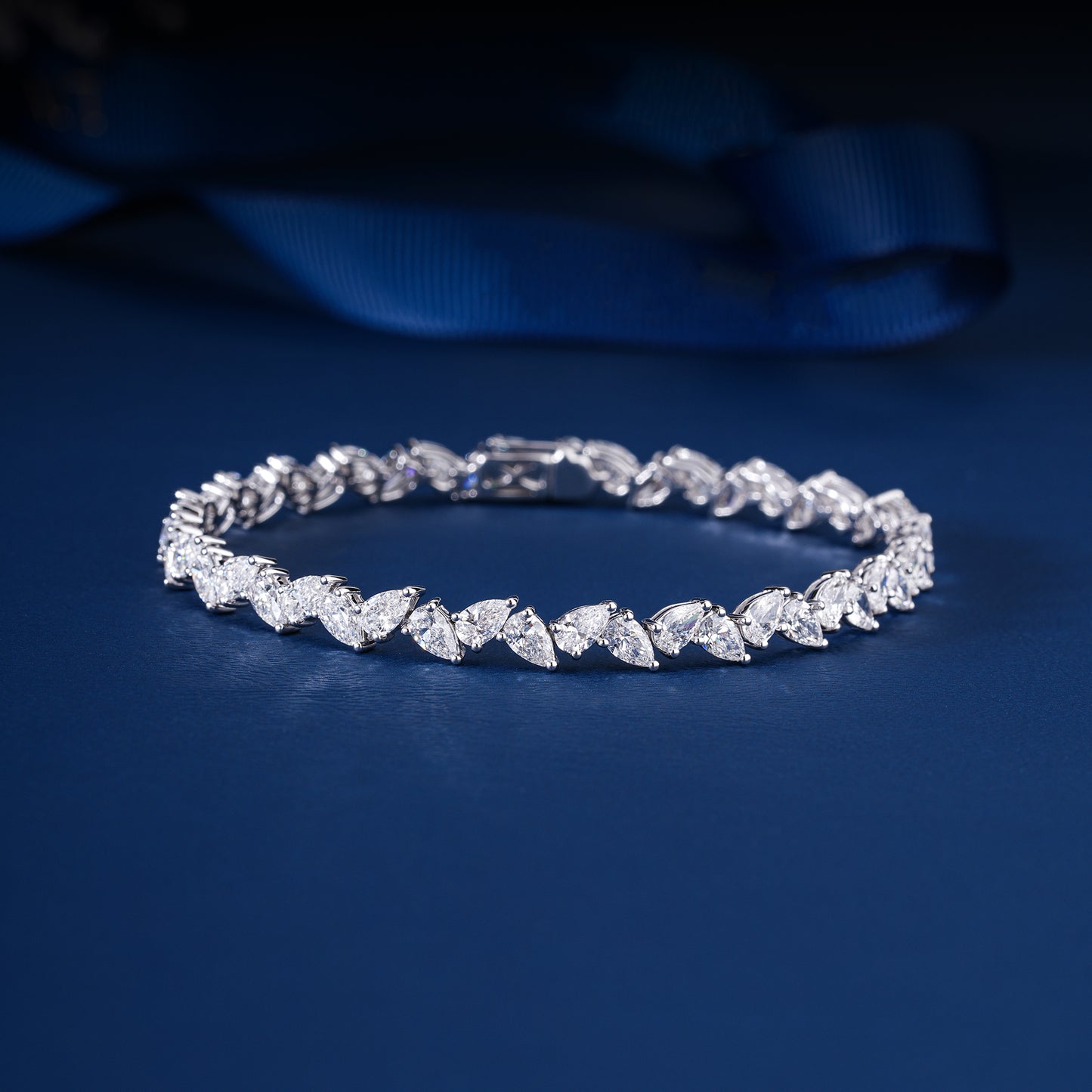 Pear Lab Grown Diamond Cluster Pattern Tennis Bracelet