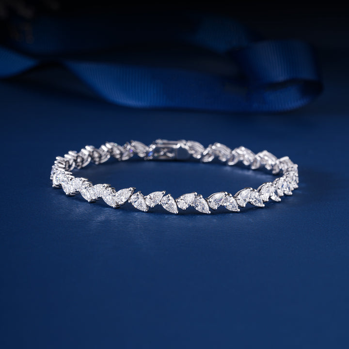 Unique 8.5 Carat Teardrop Lab Grown Diamond Tennis Bracelet Cluster Pattern Fancy Jewelry