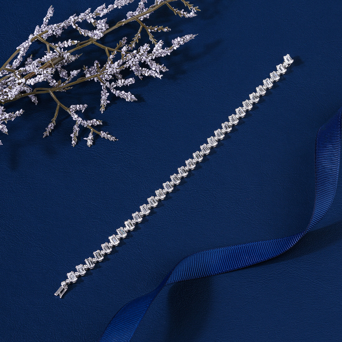 IGI Certified 9.75 CT Lab Grown Tennis Bracelet Zig Zag Emerald Round Pattern