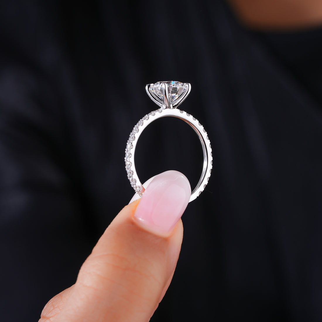 1.7 Ct Round Brilliant Diamond Engagement Ring
