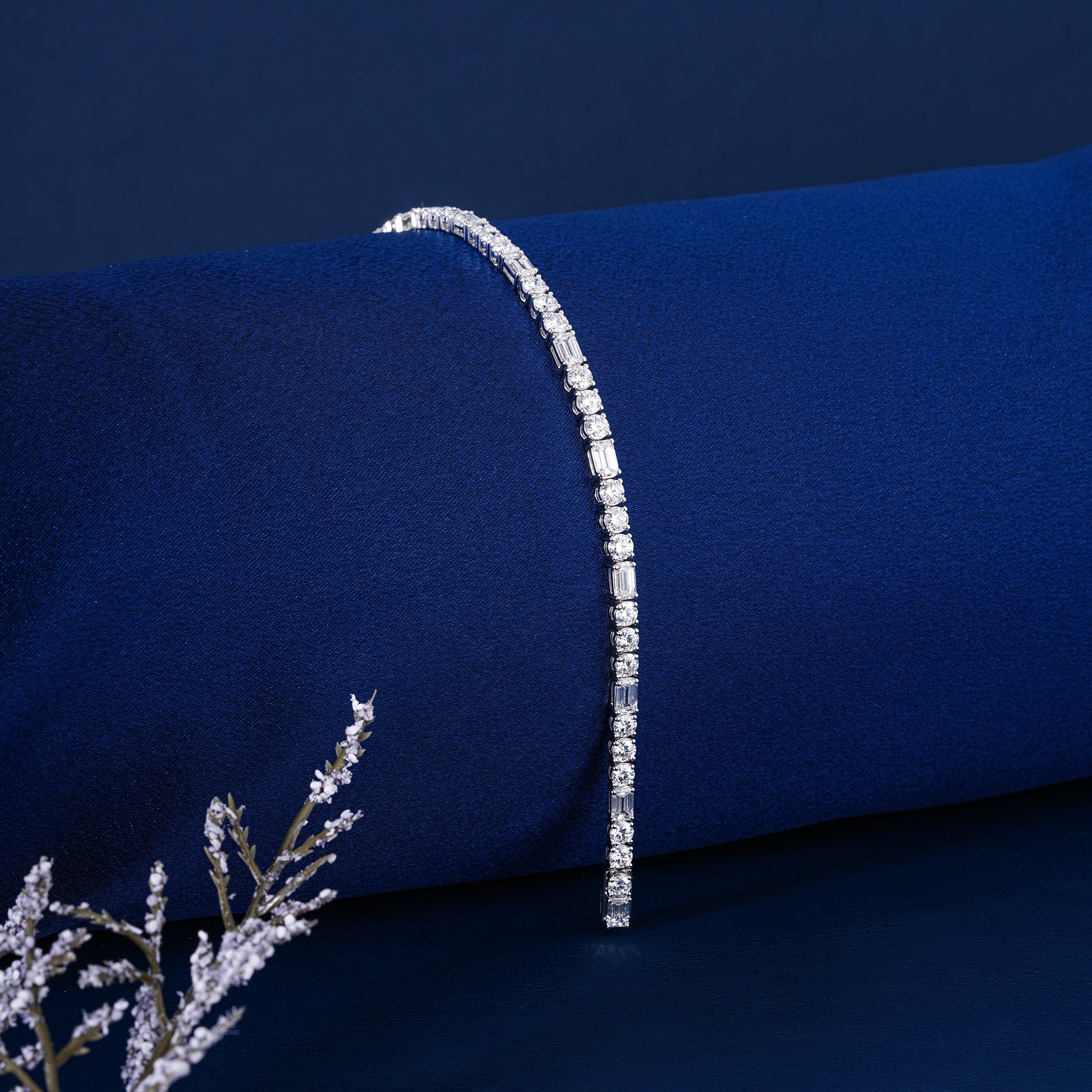 IGI Certified 7.89 CT Lab Grown Diamond Tennis Bracelet Emerald and Round Alternating Mixed Shape Luxury Jewelry