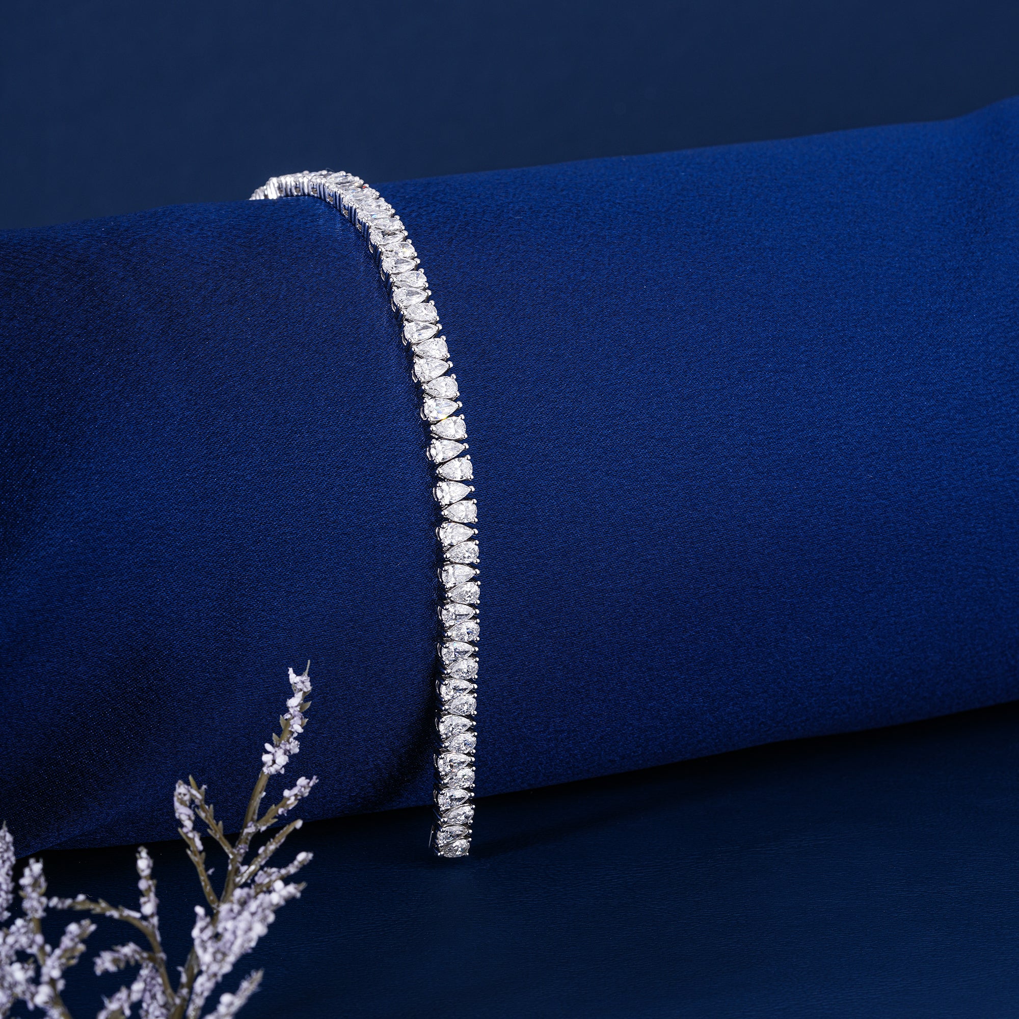 Unique 11.0 Carat Pear Cut Lab Grown Diamond Jewelry Tennis Bracelet For Her