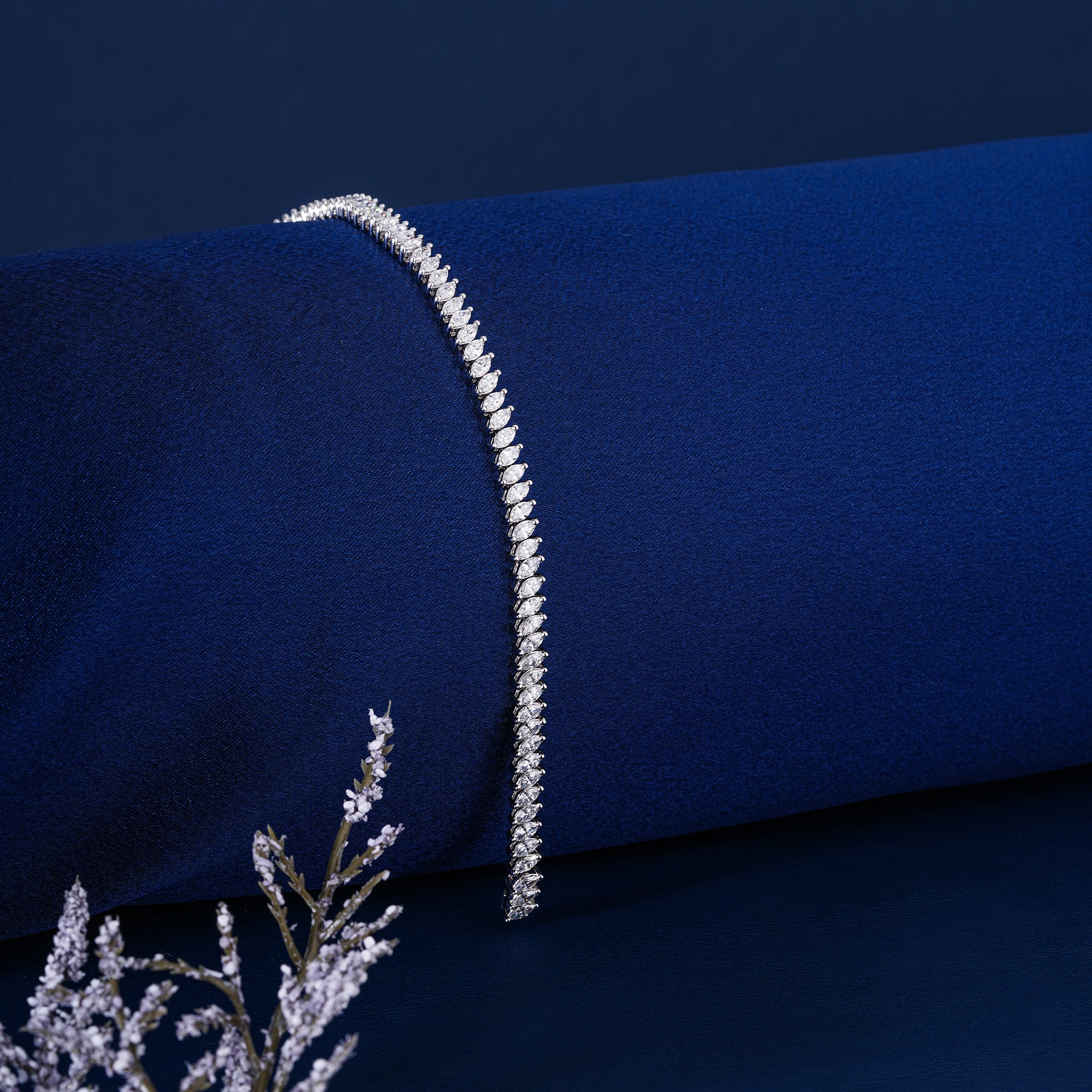 Unique 4.80 Carat Lab Grown Tennis Bracelet Slanted Leaf Pattern Fancy Jewelry