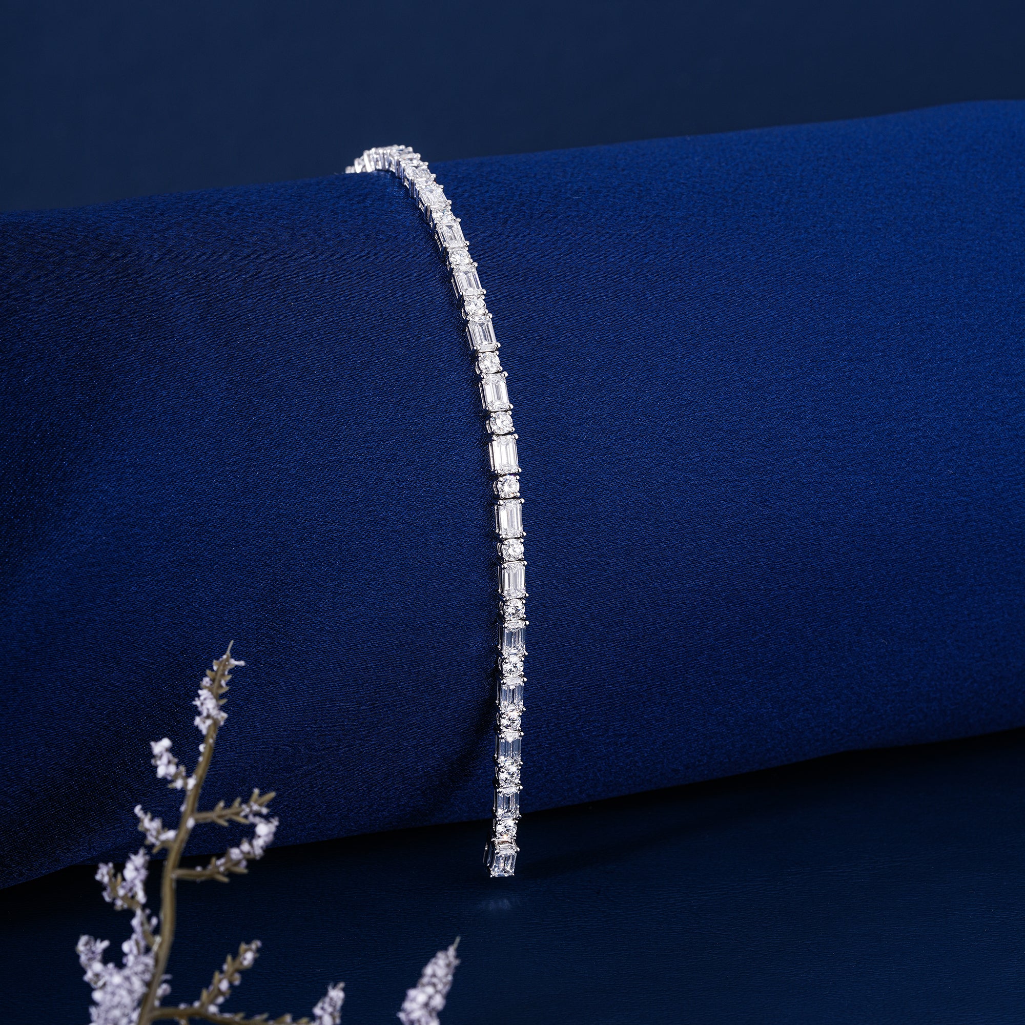 IGI Certified 8.44 CT Lab Grown Diamond Tennis Bracelet Emerald and Round Mixed Cut Luxury Anniversary Jewelry for Women Wedding Gift