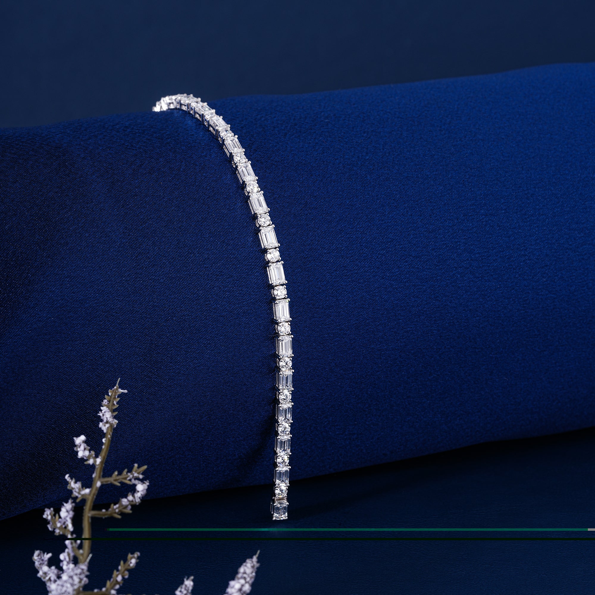 IGI Certified 8.64 CT Lab Grown Diamond Tennis Bracelet Emerald and Round Mixed Shape Luxury Anniversary Jewelry