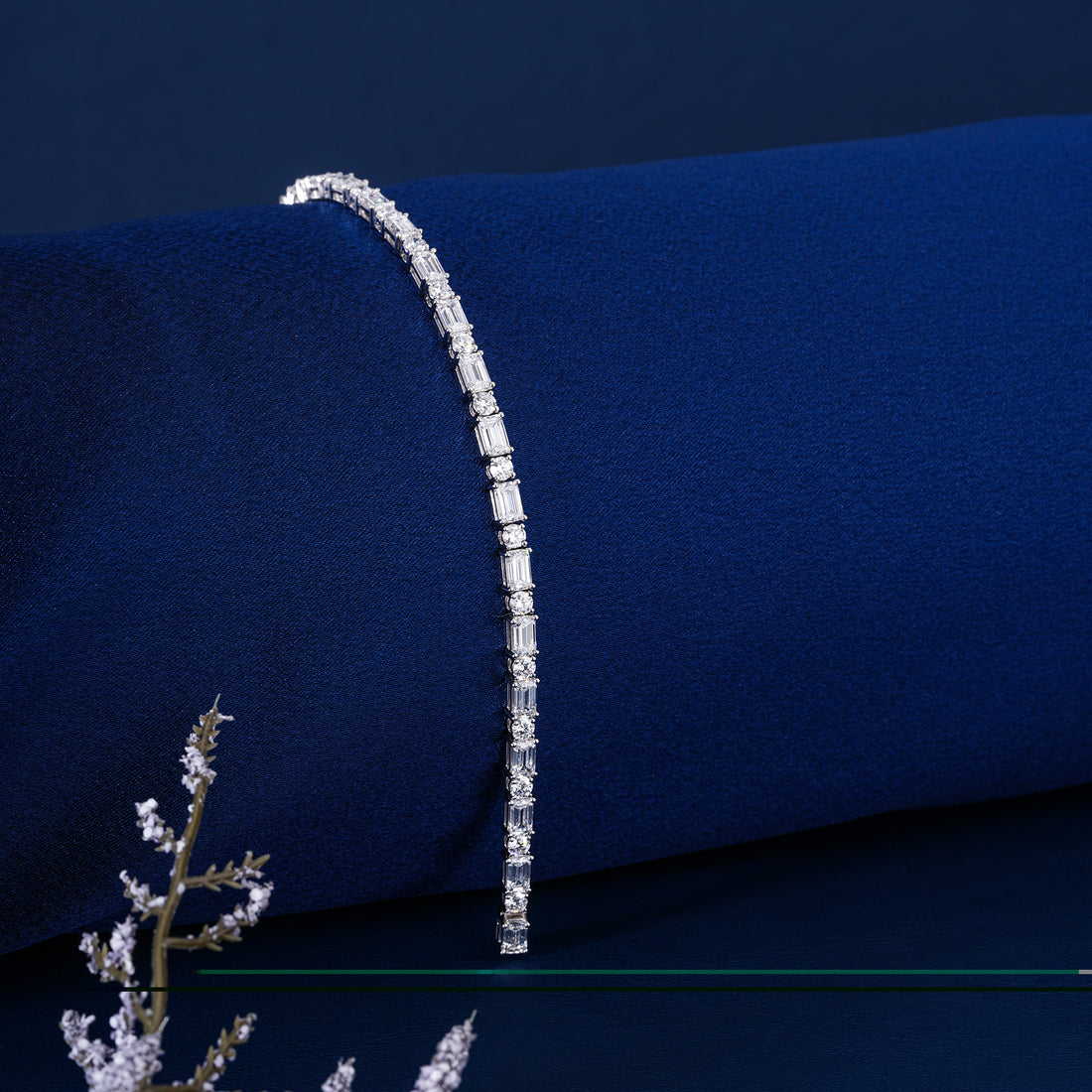 IGI Certified 8.64 CT Lab Grown Diamond Tennis Bracelet Emerald and Round Mixed Shape Luxury Anniversary Jewelry