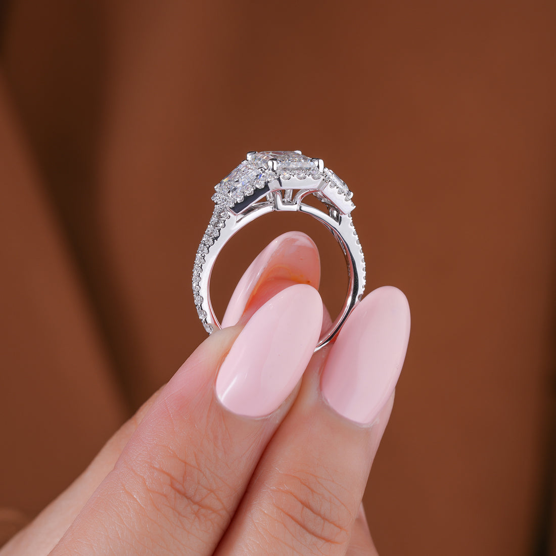 Anniversary Gift IGI Certified 2.0 Carat Emerald Shape Lab Grown Diamond Halo Ring Plain Band Luxury Ring