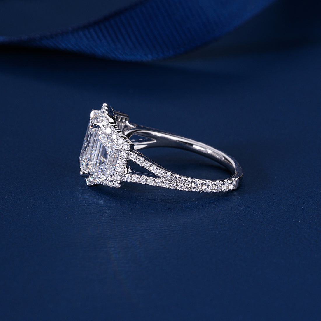 Anniversary Gift IGI Certified 2.0 Carat Emerald Shape Lab Grown Diamond Halo Ring Plain Band Luxury Ring